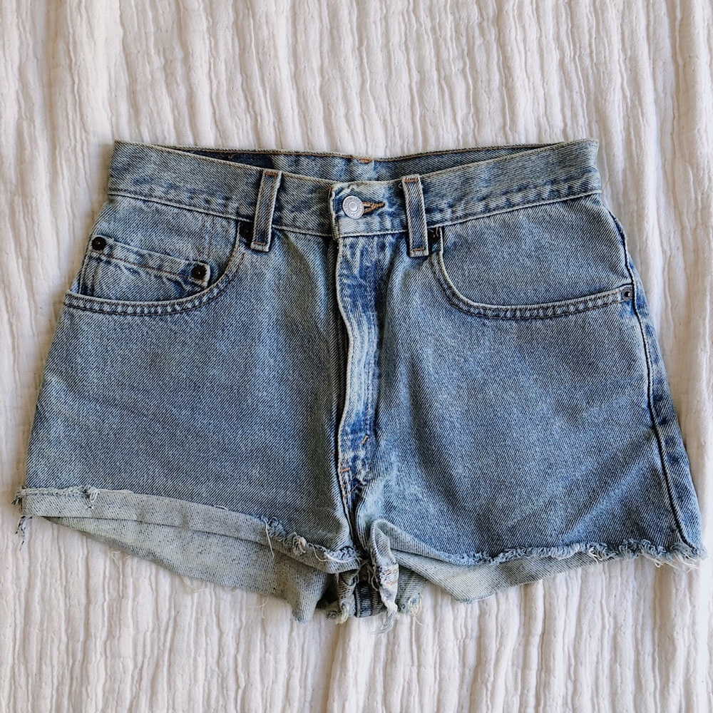 Vintage high waisted cut off Levi’s shorts